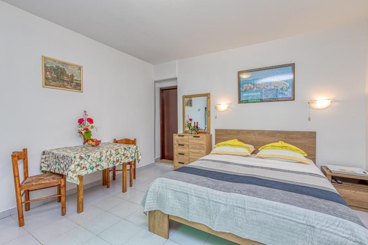 Apartments Bastovanovic Rovinj Buitenkant foto